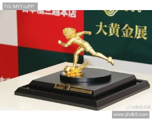 足球明星金箔卡片的多种使用方法与收藏价值解析